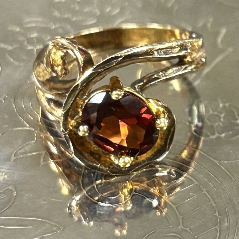 Vintage UTC Sterling Silver Gold Tone Garnet Ring Size 8 Abstract Swirl 925
